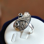 СРЕБЪРЕН ПРЪСТЕН ВЪВ ФОРМАТА НА СТИЛИЗИРАНА ПАФТА